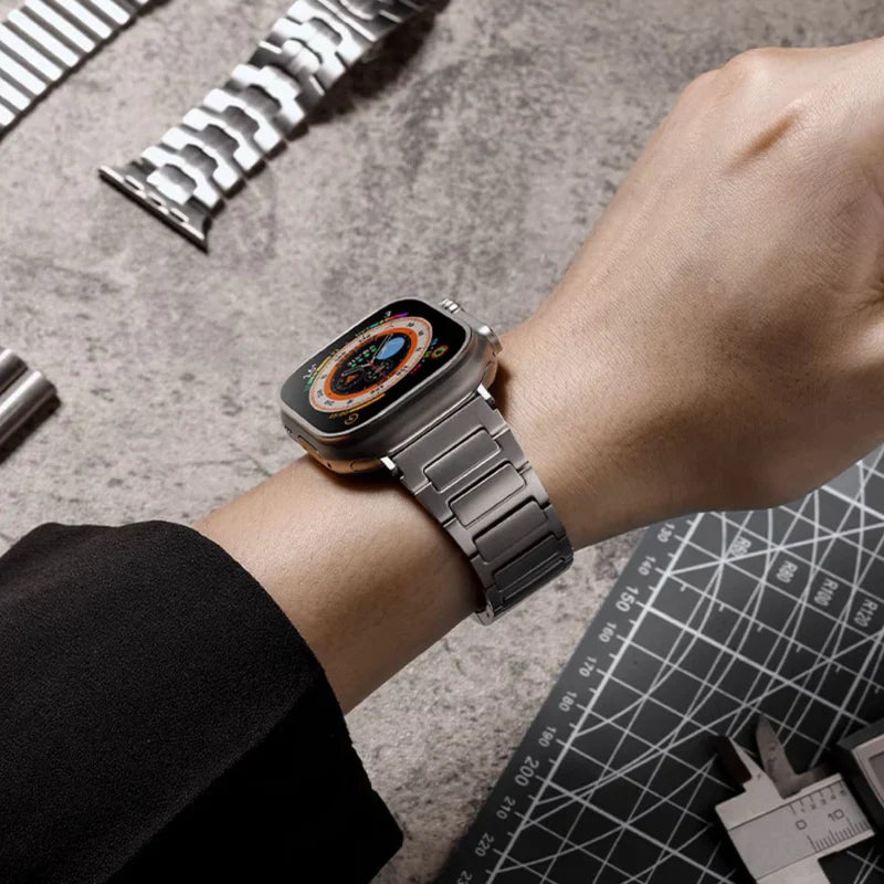 Titanium Edition - Apple Watch Band.